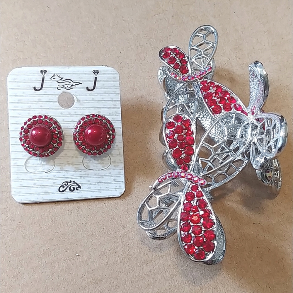 Red dragonflies hair clip & ✨FREE✨ earrings NWT